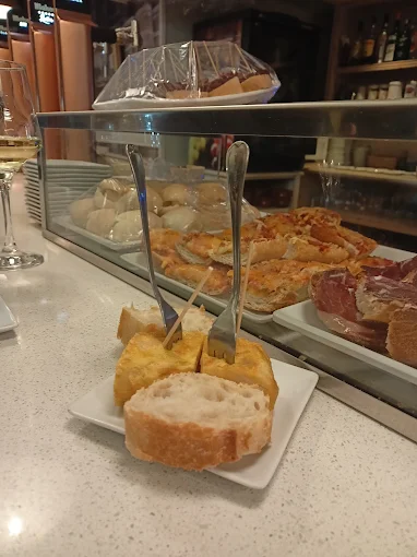 Tapas encima de la barra del Gran Plaza